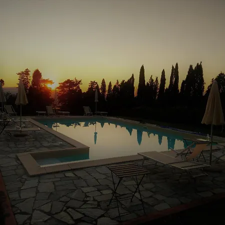 Tuscan Charm Near Holiday home *